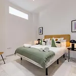 Terceros City Center Deluxe By Valcambre